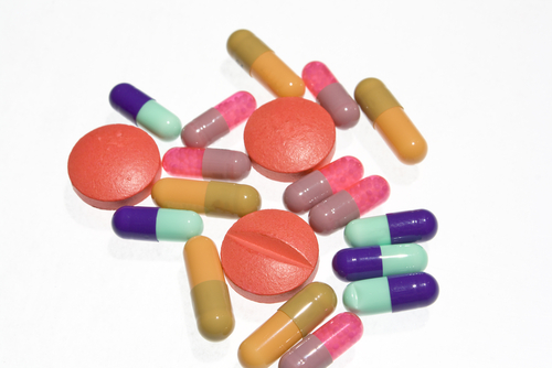 Drugmaker GlaxoSmithKline to split into two businesses