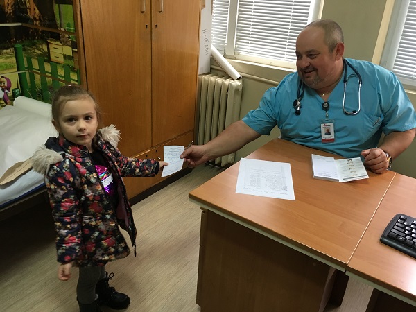Лекари от „Пирогов“ прегледаха близо 200 деца от Велико Търново