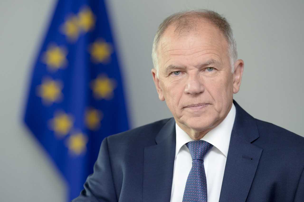 Еврокомисарят по въпросите на здравеопазването и безопасността на храните Витянис Андрюкайтис специално за CredoWeb