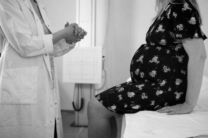 Schwangerschaft & Geburt mit COVID-19-Infektion