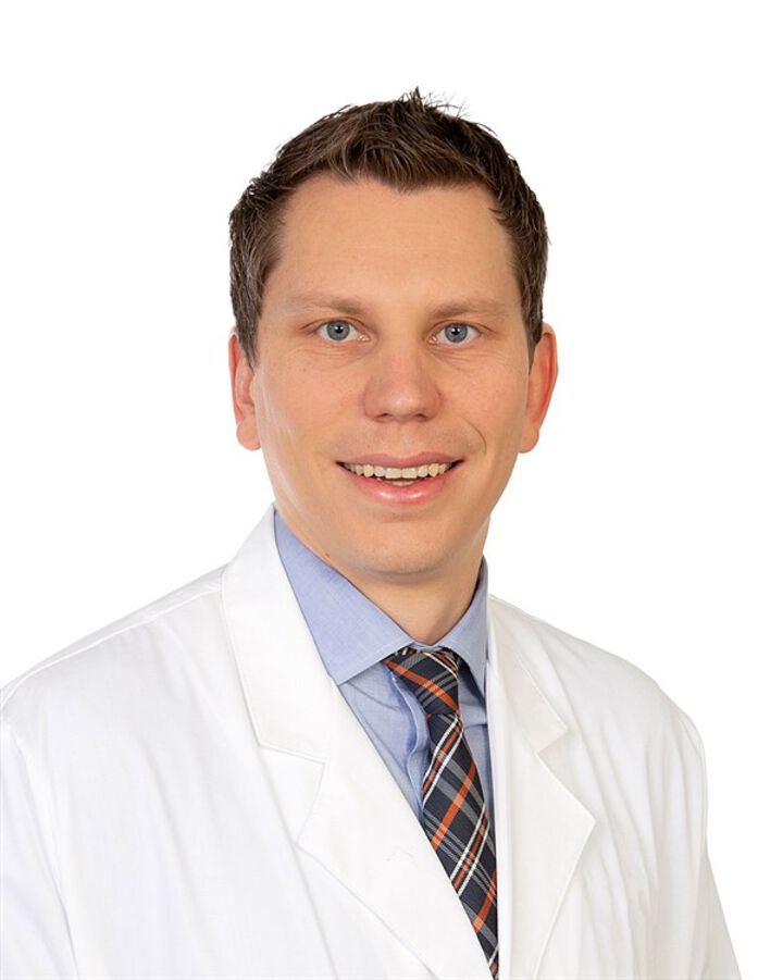 Associate Professor Christoph Griessenauer wird neuer Vorstand der Uniklinik für Neurochirurgie Salzburg