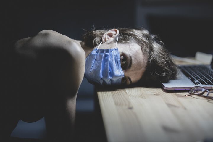 Psychische Belastung in der COVID-19 Pandemie gestiegen: Studie erforscht, wie Widerstandsfähigkeit gestärkt werden kann