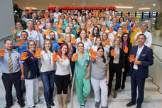 Universitätsklinikum St. Pölten: Orange the World: Wir geben Hilfe, Schutz und Unterstützung