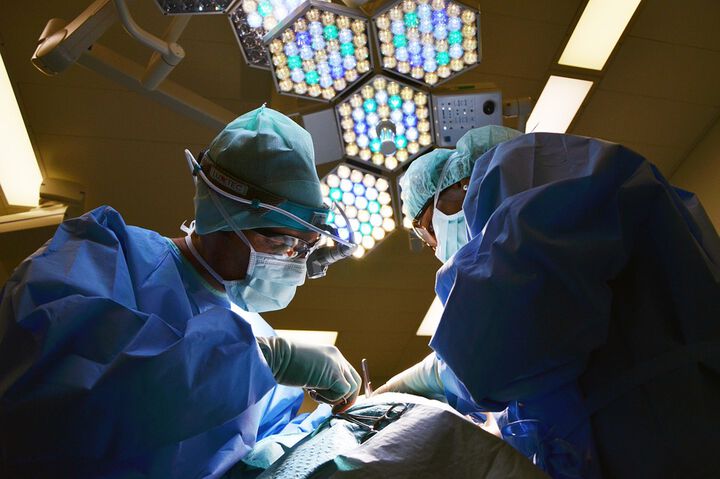 Grazer Chirurgen entfernen mit einer neuen Methode "inoperablen" Tumor