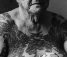 Senior Women With Tattoos Show That Aging With Tattoos Looks Pretty Good! | BuzzWok.com | The Best Buzzing Stories Frying In One Place