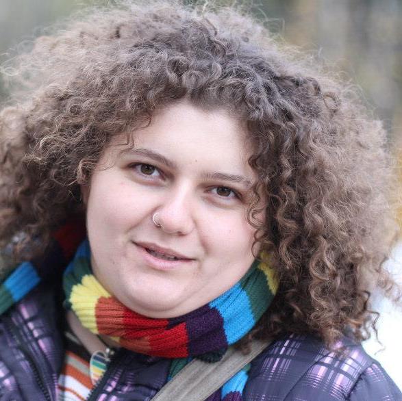 Ивелина Паничарова, Потребител | CredoWeb