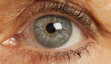 Нов имплант коригира зрителната острота за далеч, междинна дистанция и за близо