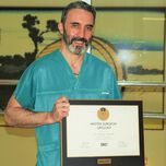 Д-р Калоян Давидов е първият в света урологичен хирург със сертификат Master Surgeon of Urology