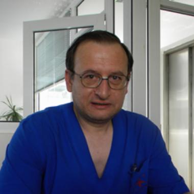 Д-р Владимир Николов: Разполагаме с най-добрата апаратура за камъни в бъбреците и уретера
