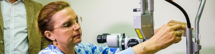 МУ-Варна представи модерен очен лазер за лечение на заболявания на ретината