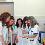 Студенти от Медицинския колеж в Бургас проявяват интерес към работата в лаборатория "ЛИНА"