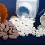 Представители на НЗОК и експерти обсъдиха отпускането на противотуморни лекарства