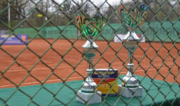 Пьотр Нестеров и Денислава Глушкова са победителите в тенис турнира „Амбинор къп енерджи“ за юноши и девойки (ВИДЕО)
