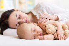 Бебешки колики – как да се справим с тях?  