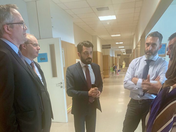Представители на Световната банка посетиха болница „Токуда“