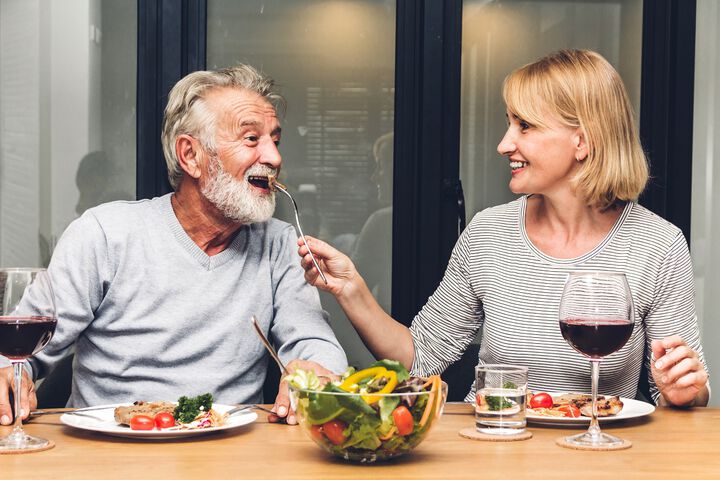 Как трябва да се хранят хората над 50