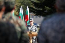 Лекари от ВМА преминаха курс по военна подготовка