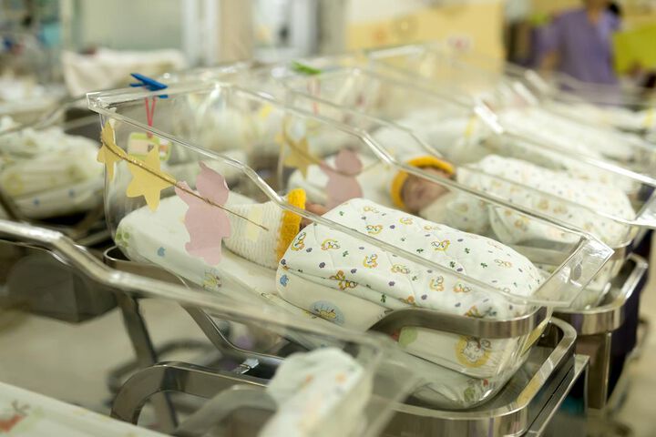 Първите бебета за 2020 г. се родиха в Пловдив и Варна