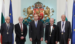 Проф. Венко Александров с орден „Св. св. Кирил и Методий“