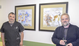 Художник подари свои картини на Болница „Тракия", за да радва пациентите