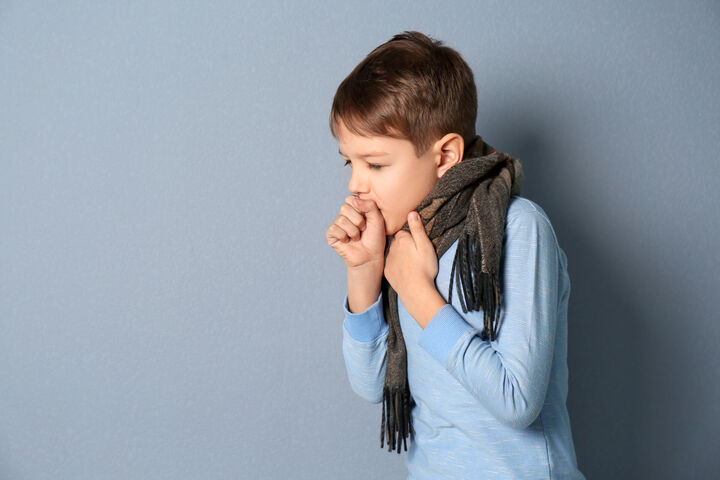 Децата не бива да пият сироп за кашлица преди лягане