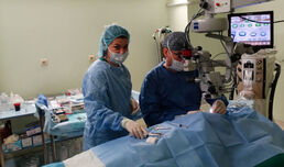 Наши офталмолози върнаха на 100% зрението на мъж с 15 диоптъра късогледство и перде