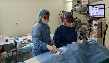 Наши офталмолози върнаха на 100% зрението на мъж с 15 диоптъра късогледство и перде