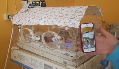 УМБАЛ Бургас показва по вайбър недоносените бебета на техните родители