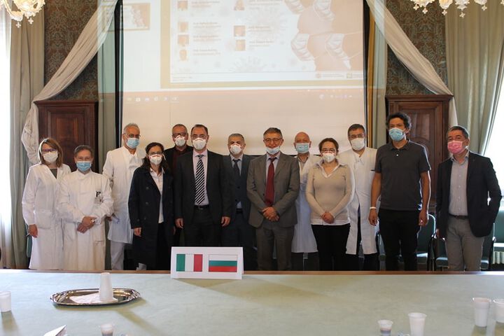 Италия сподели опита си с COVID-19: Лекари от ВМА обменят идеи с италиански колеги