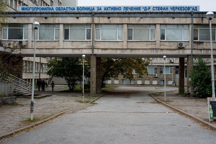 Областната болница във Велико Търново набира доброволци в борбата с коронавируса