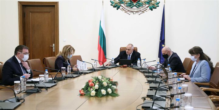 България купува нов хеликоптер и ремонтира 4 „Кугър“-а за медицински цели