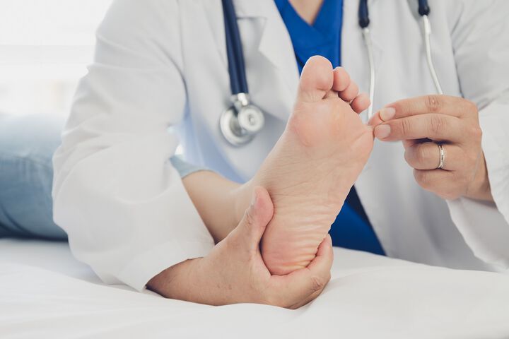 Д-р Вълчо Найденов: Дори съвсем малки ранички по краката са рискови при диабет