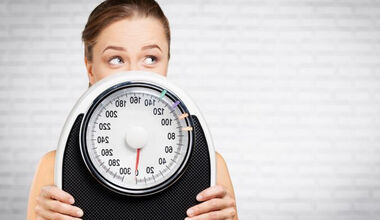 Спазването на строги диети и пушенето крият риск от ранна менопауза