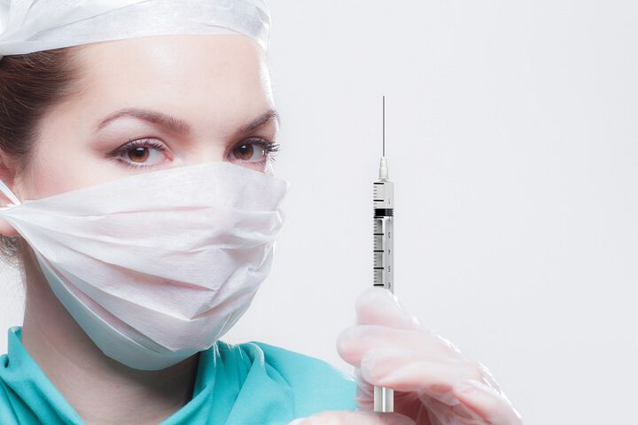 Над 60 на сто от лекарите в България са ваксинирани срещу COVID-19