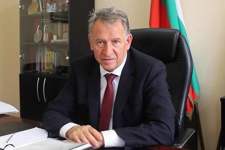 Министър Кацаров: Готови сме да организираме поставяне на трета бустерна зона, ако ЕМА я одобри
