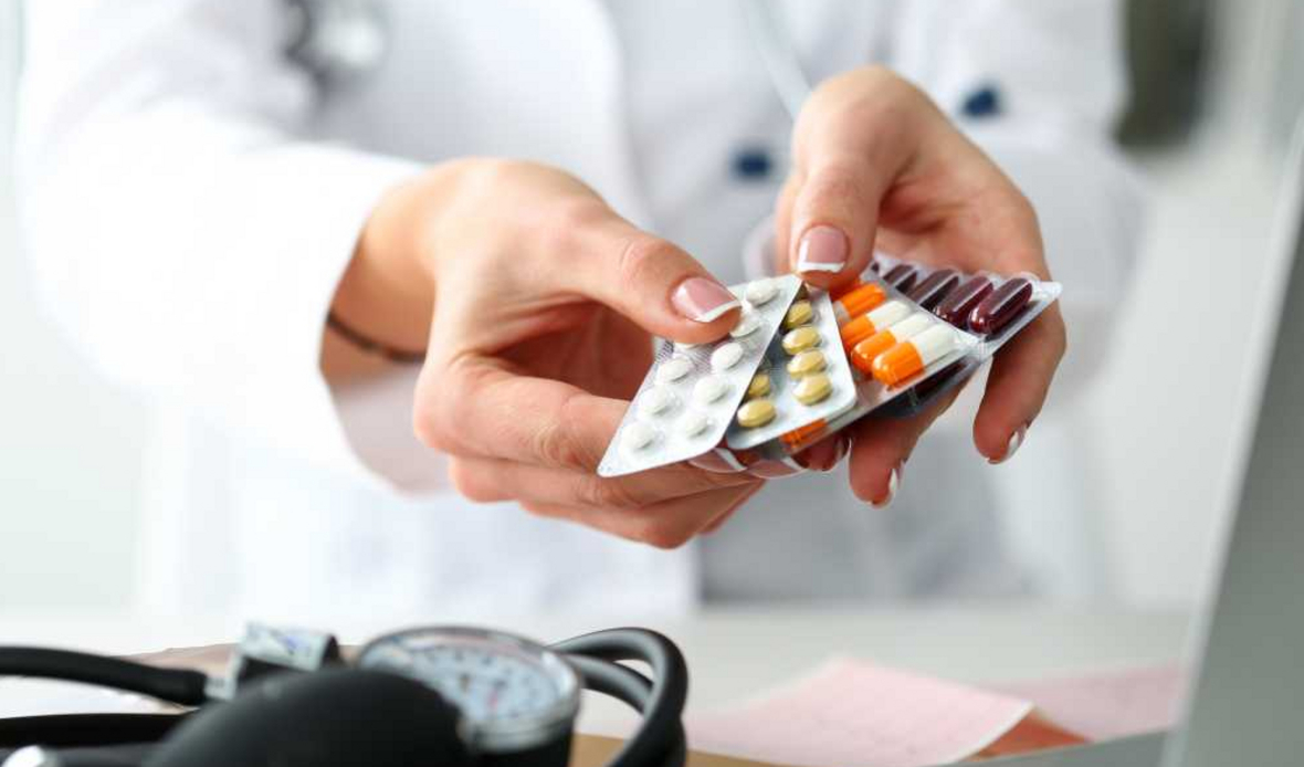 НЗОК обяви безплатните лекарства за домашно лечение при COVID-19