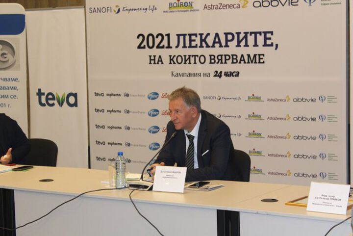 Д-р Стойчо Кацаров: Ние ще преживеем тази COVID вълна, но ще си платим цената