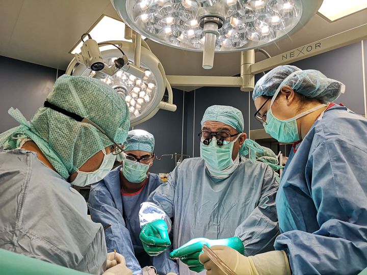 Млада жена и бебе с шанс за втори живот след сплит трансплантация във ВМА и болница „Лозенец”