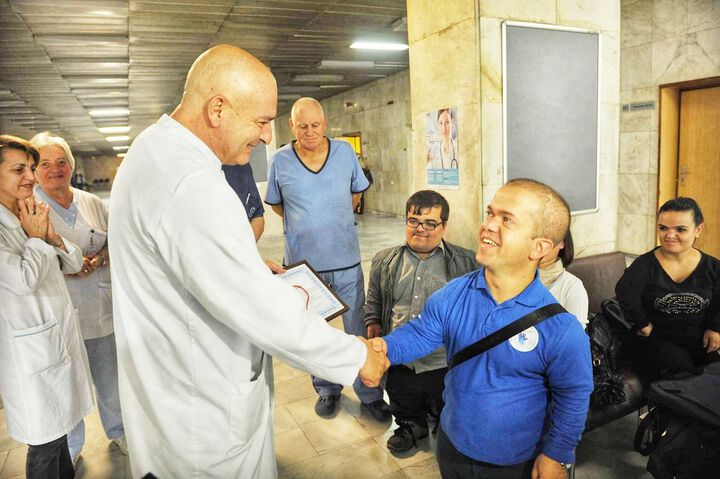 Медици от над 20 клиники на ВМА лекуват „Малките български хора”