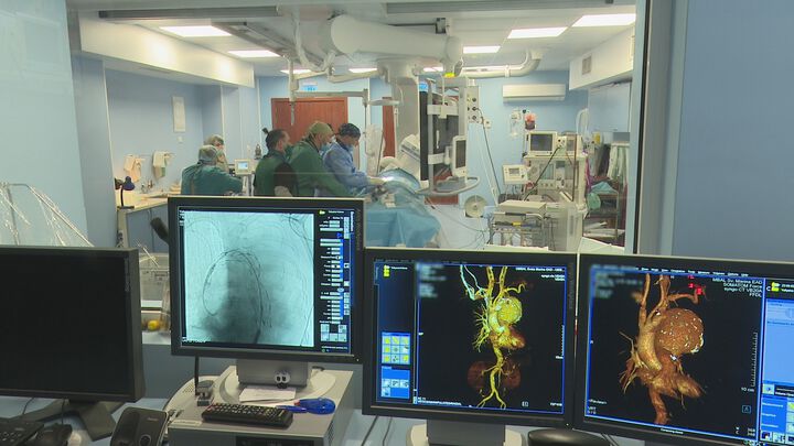 Уникална операция при разкъсване на аортата извършиха в УМБАЛ „Света Марина“- Варна​