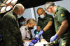 Бойни санитари и медици от ВМА спасяват хора под „обстрел”