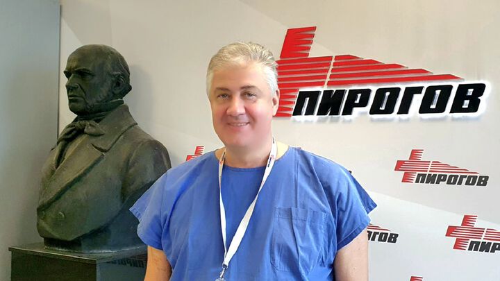 Ортопед-травматологът проф. Асен Балтов отново ще преглежда и оперира в „Пирогов“