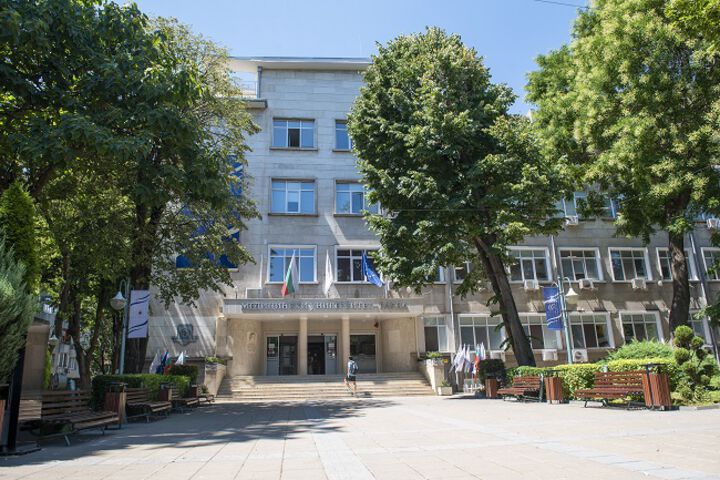Увеличават се заплатите на всички преподаватели и служители в МУ - Варна