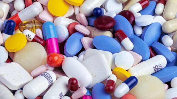 Търговците на едро отговарят: Не задържаме лекарства в складовете си