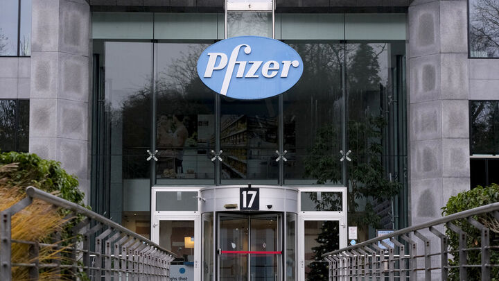 Pfizer предлага намаляване с 40% доставките на ваксината срещу COVID-19 в ЕС