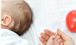 Първото бебе с ДНК от трима души се роди в Обединеното кралство
