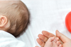 Новородено, мазано с аспирин, и 1-годишно дете, пило бензин, са настанени в МБАЛ - Пазарджик