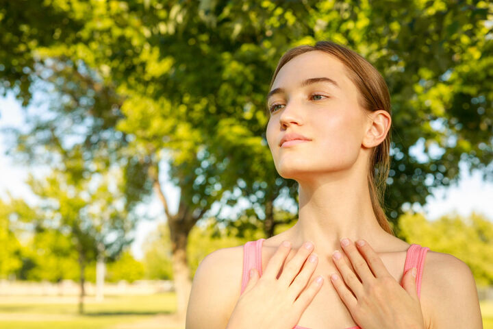 Кои са причините за болки в гърлото през лятото и как да се справим?