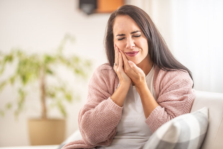 Какви са причините за появата на зъбобол и как да го облекчим ефективно?