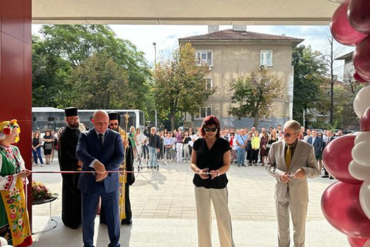 Министър Хинков откри нов корпус в МУ - Пловдив